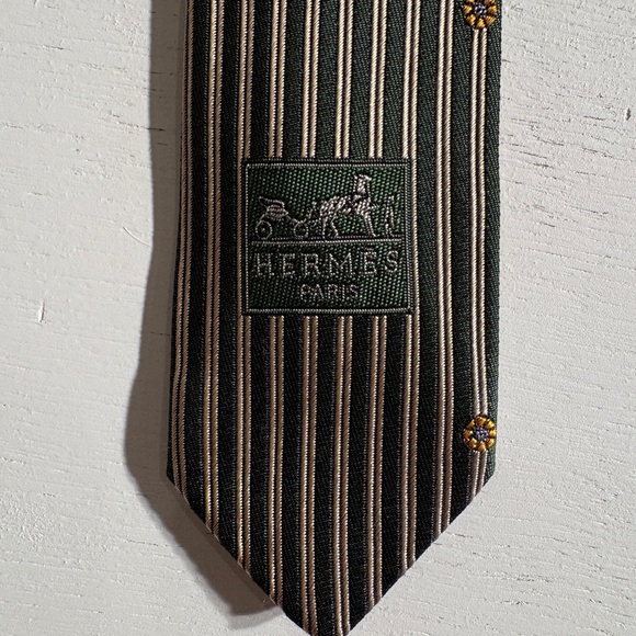 Hermes Green and Cream Striped Tie - Picture 5 of 5